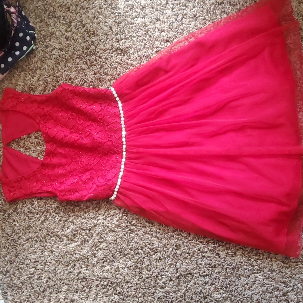 Girls party dress red size 7 buttons,zips and ties in back